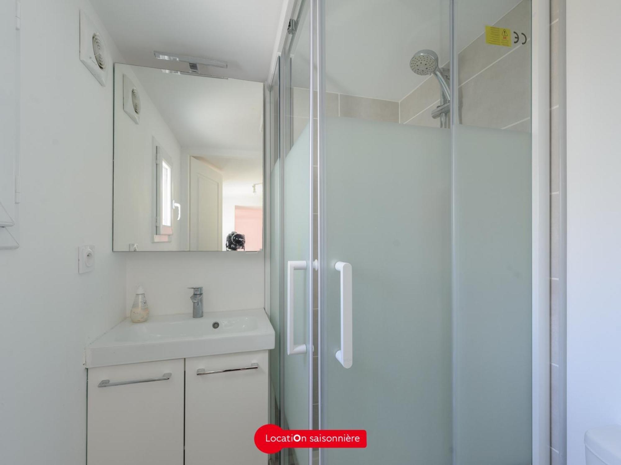 Appartement T2 A 50M De La Plage Avec Cour, Wifi Et Equipements Bebe - 4 Pers, Chatelaillon-Plage - Fr-1-535-17 Екстериор снимка